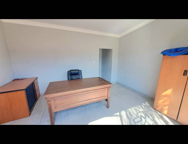 8,476M² OFFICE FOR SALE IN VEREENIGING INDUSTRIAL